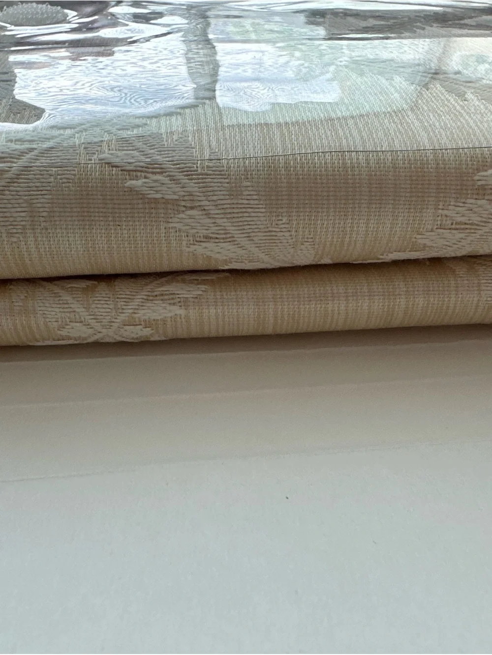 NEW Lenox Pearl JacquardTablecloth 70